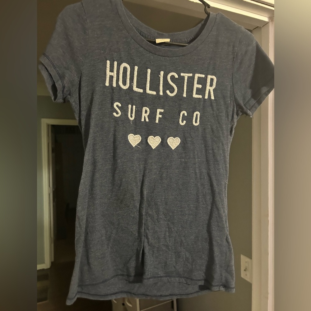 Women’s Hollister tee shirt
